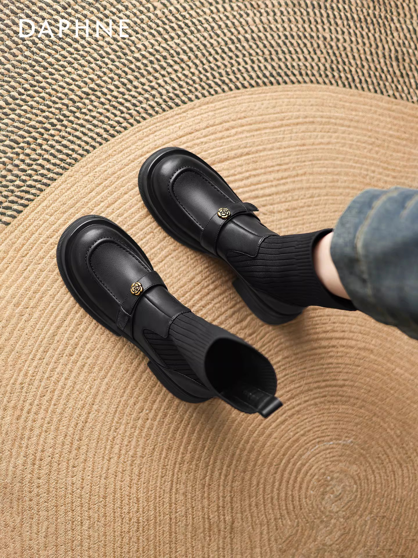 Giày bốt Martin đen Daphne dành cho nữ, mẫu mới thu đông 2025, phong cách Anh, lót lông, kiểu ôm sát, kiểu vớ, kiểu lười, bốt ngắn