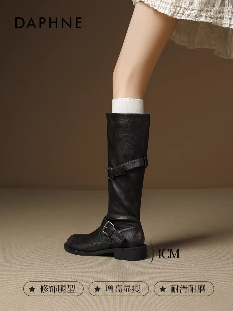 Giày bốt cao đến đầu gối màu đen Daphne dành cho nữ, kiểu dáng mùa đông mới 2025, rất thời trang, đế dày, cao cấp, xếp ly, kiểu dáng bốt cưỡi ngựa.