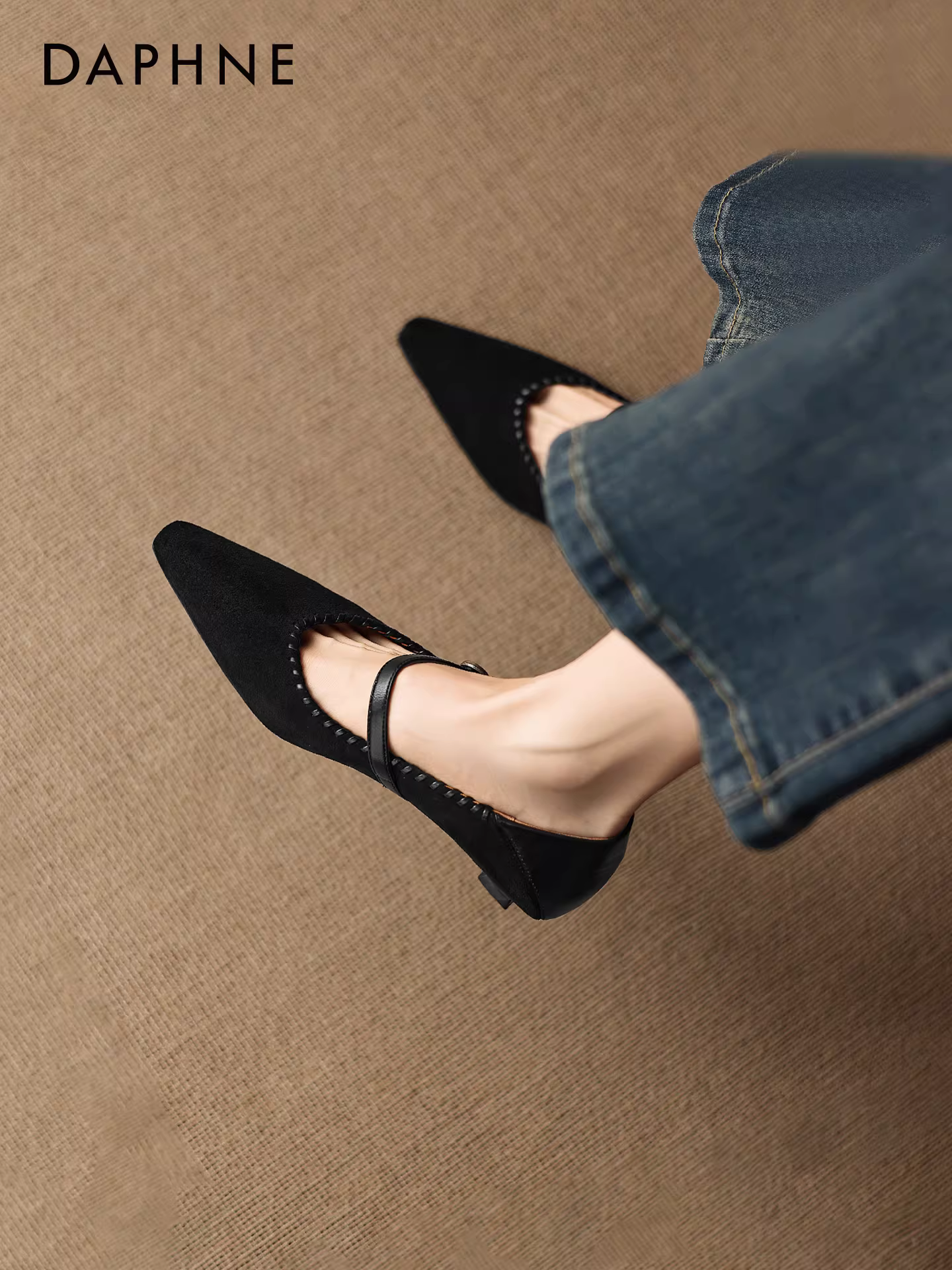 Giày nữ Daphne họa tiết da báo mũi nhọn đế thấp mùa thu mới 2025 kiểu retro giày cao gót Mary Jane