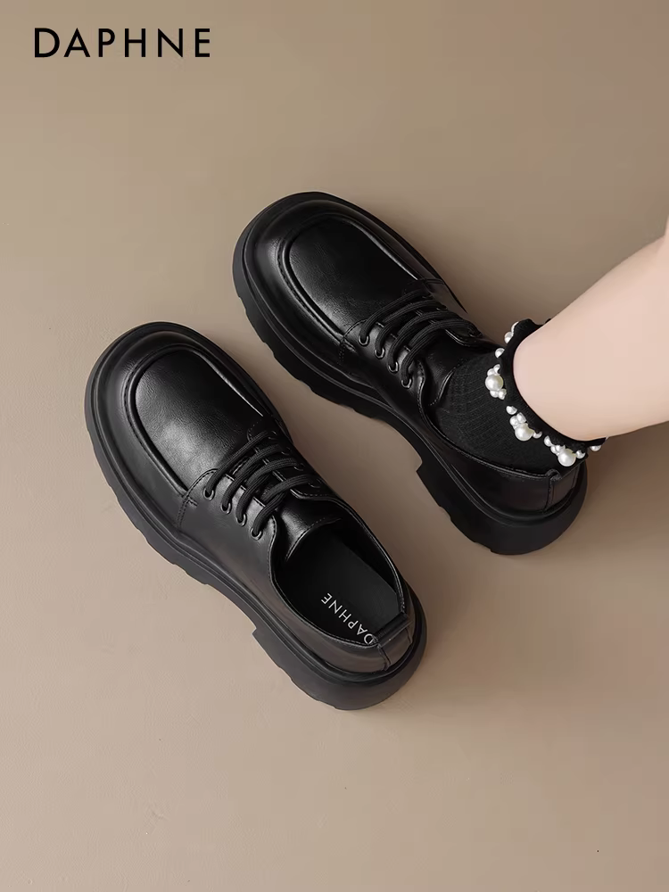 Giày lười đế dày Daphne dành cho nữ 2025, mẫu mới thu đông, lót lông mềm mại, thoải mái, kiểu Anh, chất liệu da đen