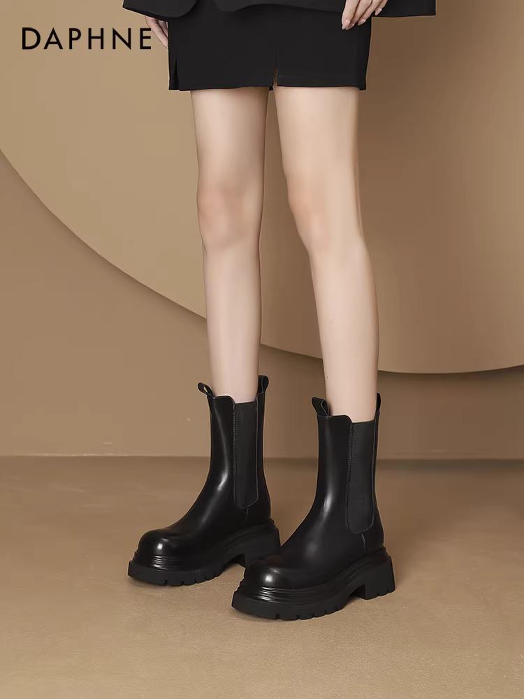 Giày Chelsea đen Daphne dành cho nữ kiểu mới 2025, giày nữ đế dày, kiểu ống khói, giày Martin nhỏ nhắn dành cho nữ
