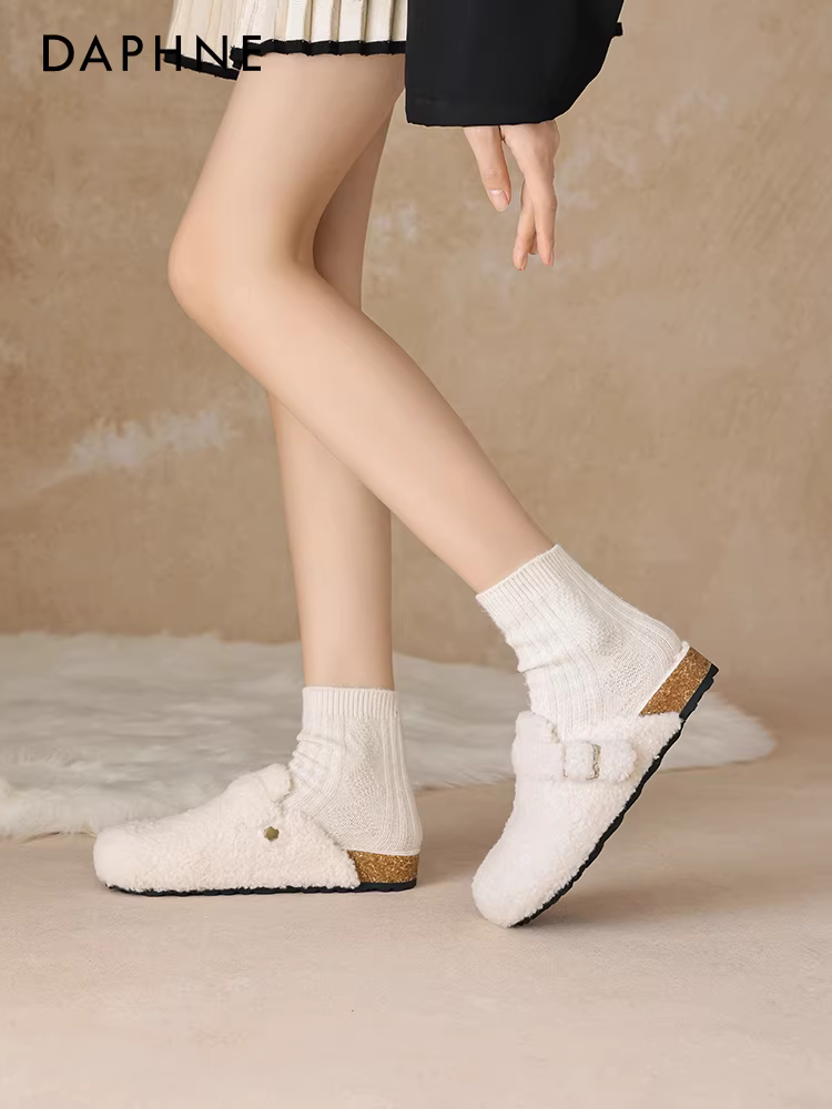 Giày Birkenstock lót lông cừu Daphne dành cho nữ, kiểu mới mùa đông 2025, kiểu lười đế dày đa năng, mũi kín, lót lông.