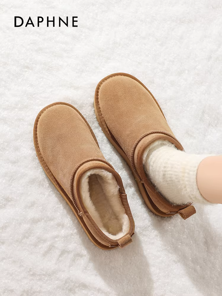 Giày bốt tuyết đế dày Daphne dành cho nữ 2025, mẫu mới mùa đông, giữ ấm, chất liệu cotton Đông Bắc, lót lông cừu, kiểu cổ thấp, đế dày.