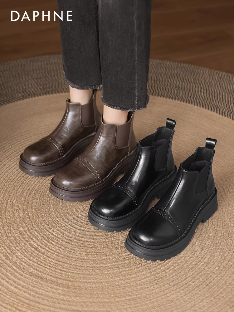 Giày bốt Chelsea lót lông Daphne dành cho nữ, mẫu mới 2025, kiểu dáng ôm sát mắt cá chân, mùa thu đông, phong cách Anh, kiểu Martin.