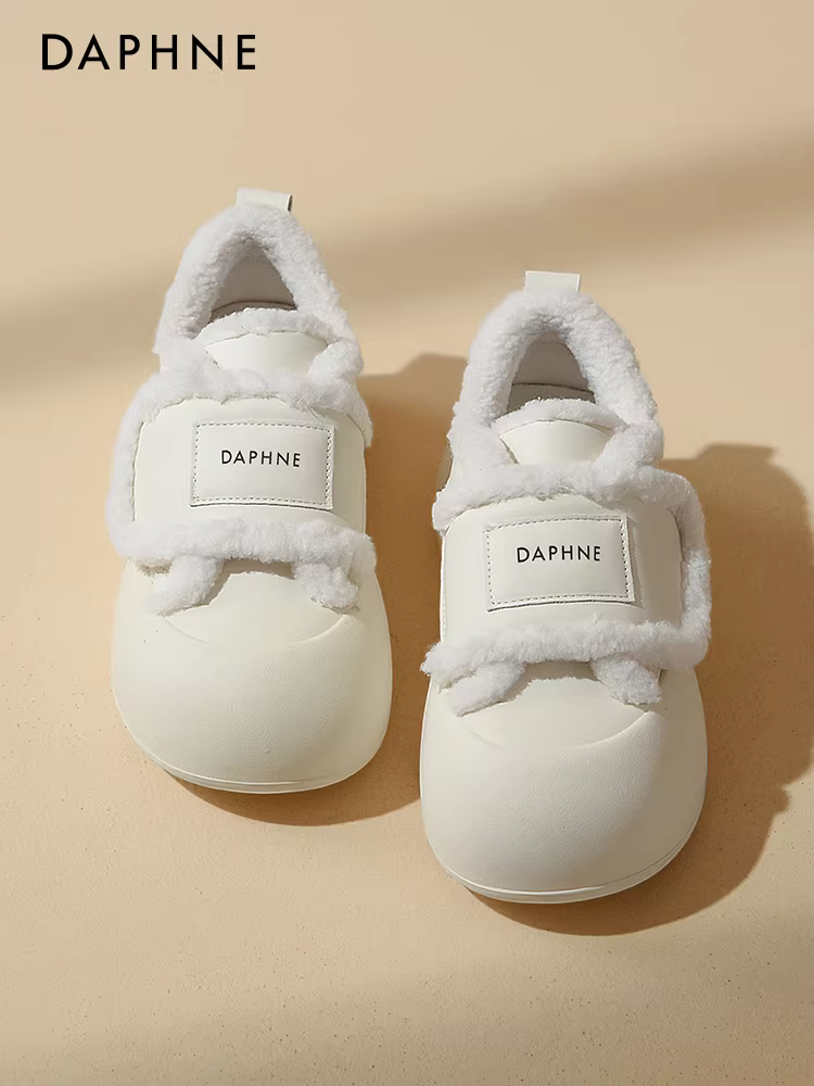 Giày bốt tuyết Daphne dành cho nữ 2025, mẫu mới thu đông, lót lông cừu dày dặn, chất liệu cotton mềm mại, có quai dán, màu trắng.