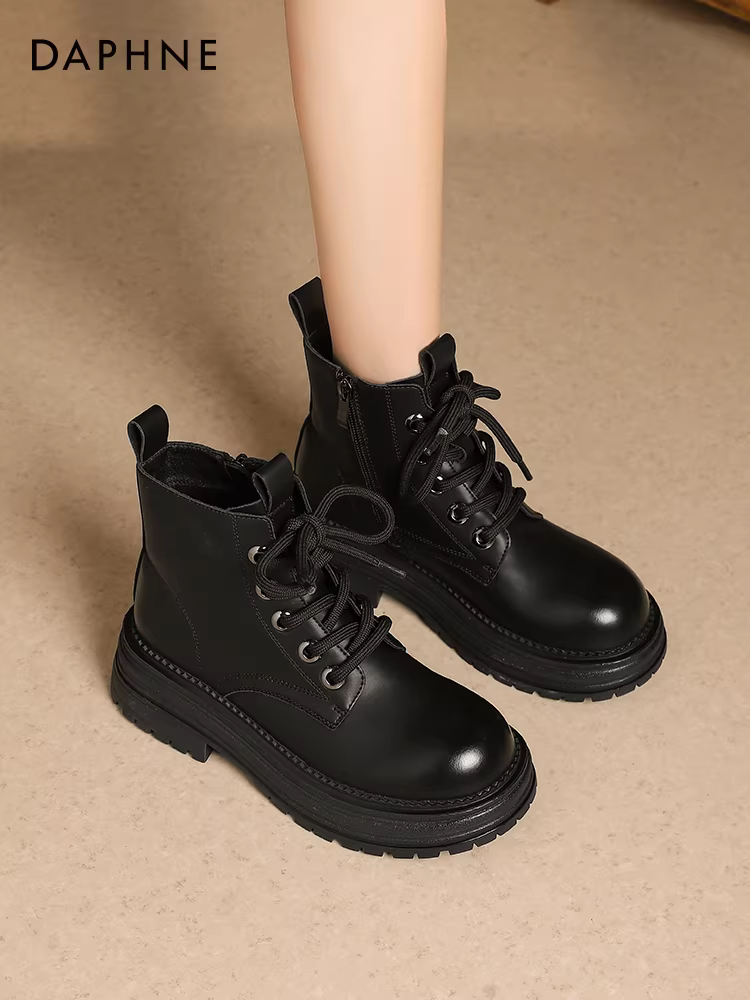 Giày bốt Martin đế dày Daphne dành cho nữ 2025, kiểu dáng phổ biến mùa thu đông, bốt Melard cổ ngắn ôm sát, bốt cổ ngắn retro.