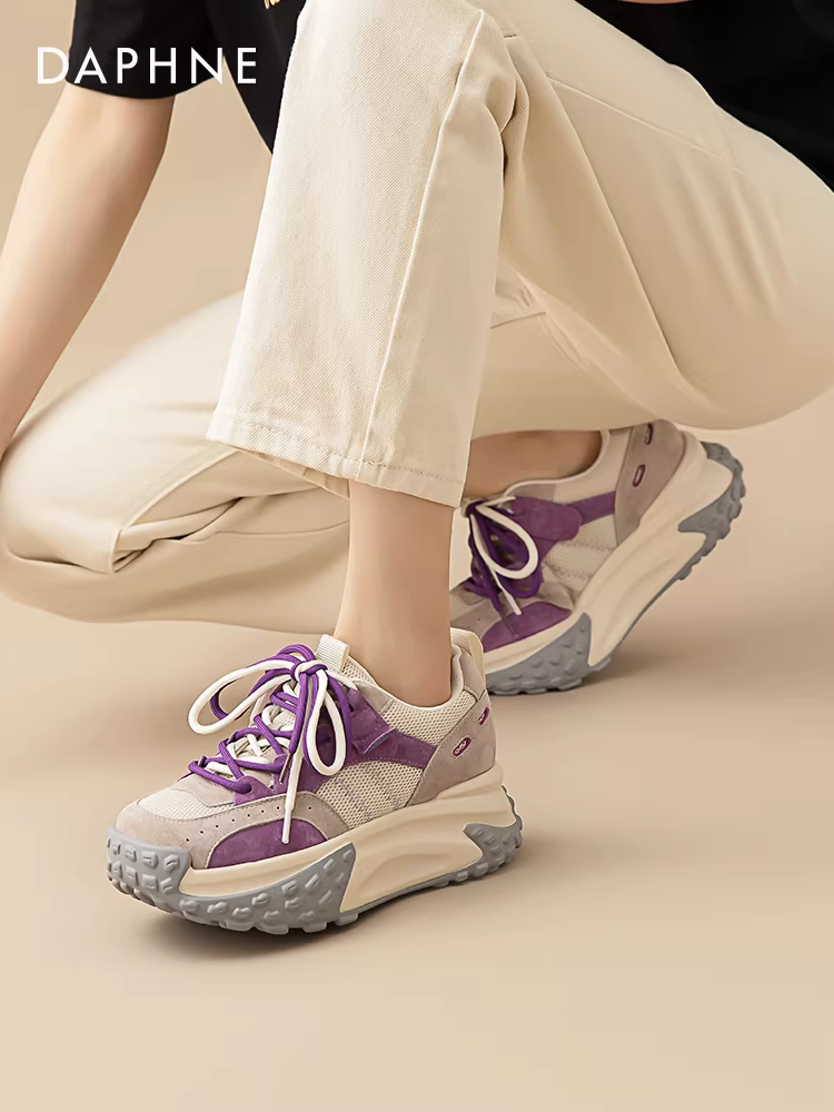 Giày đế dày Daphne dành cho nữ 2025, mẫu mới thu đông, màu tím, giày nữ đế bánh xe, giày đế xuồng, giày thể thao tăng chiều cao