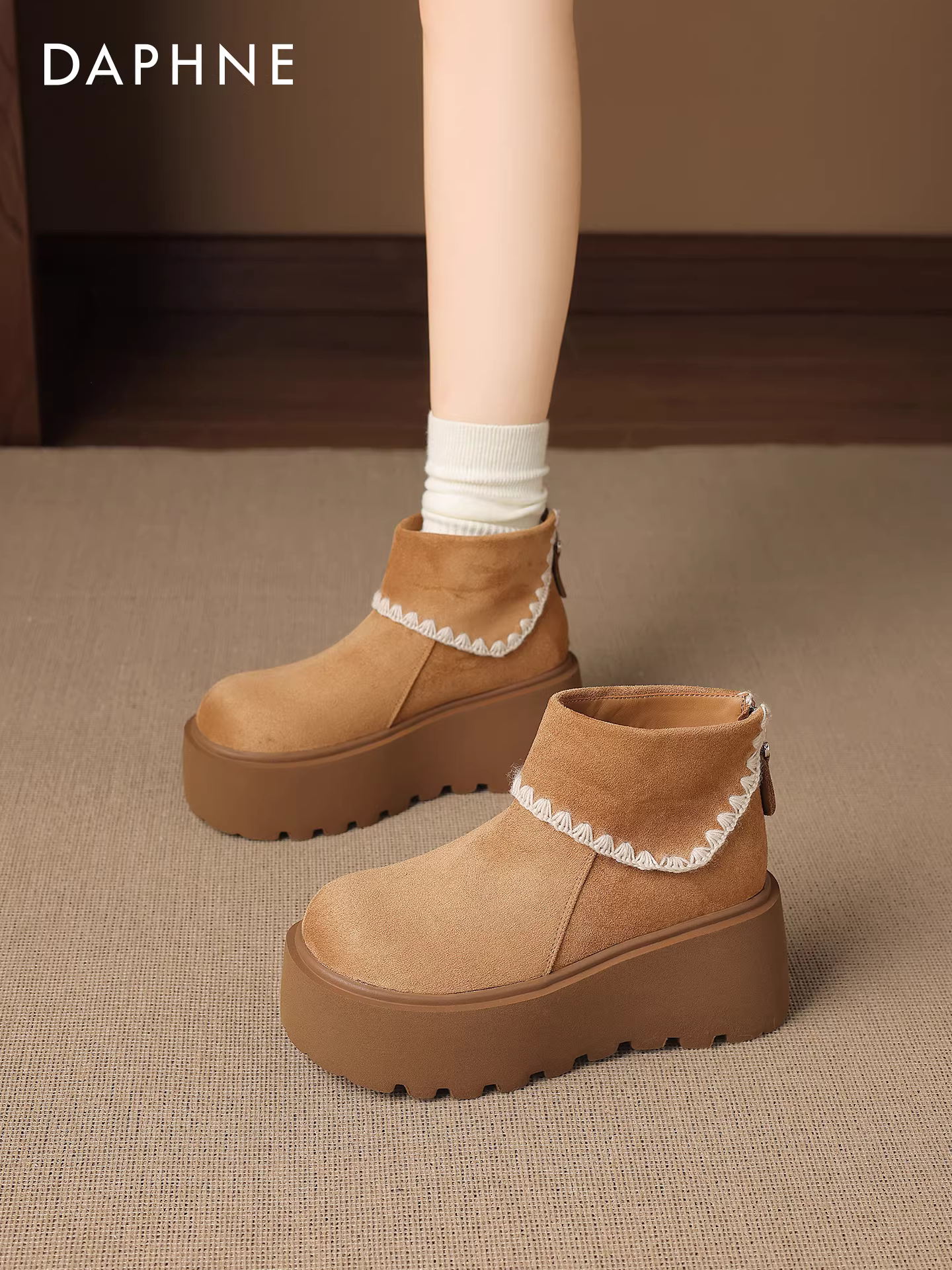 Giày bốt tuyết đế dày Daphne dành cho nữ 2025, mẫu mới thu đông, giày nữ nhỏ nhắn, kiểu Birkenstock, bốt ngắn, bốt Martin.