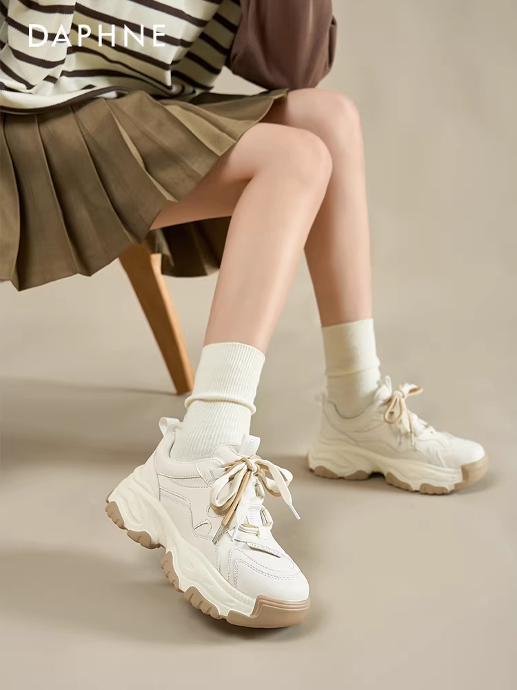 Giày thể thao đế dày Daphne dành cho nữ, giày thể thao mùa thu, giày nữ tăng chiều cao phong cách mùa thu, giày thể thao trắng mới 2025.
