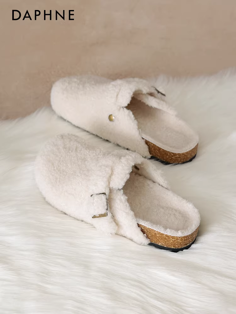 Giày Birkenstock lót lông cừu Daphne dành cho nữ, kiểu mới mùa đông 2025, kiểu lười đế dày đa năng, mũi kín, lót lông.