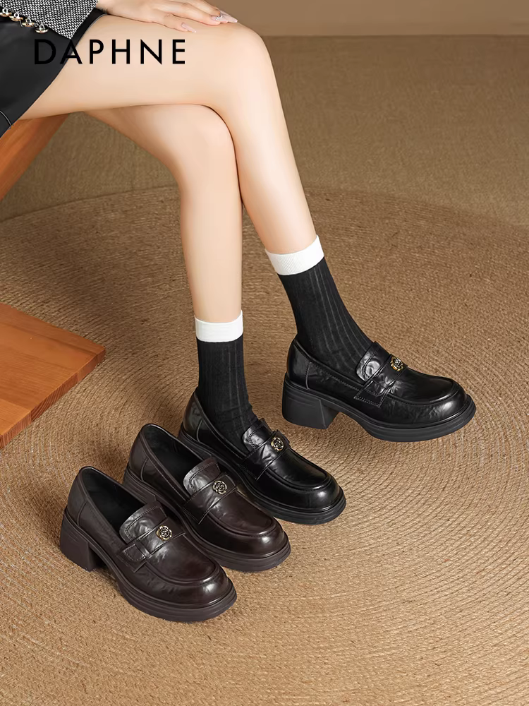 Giày lười đế dày tăng chiều cao Daphne dành cho nữ 2026 giày da đi làm mùa xuân mới hoa trà giày đơn dành cho phụ nữ nhỏ nhắn