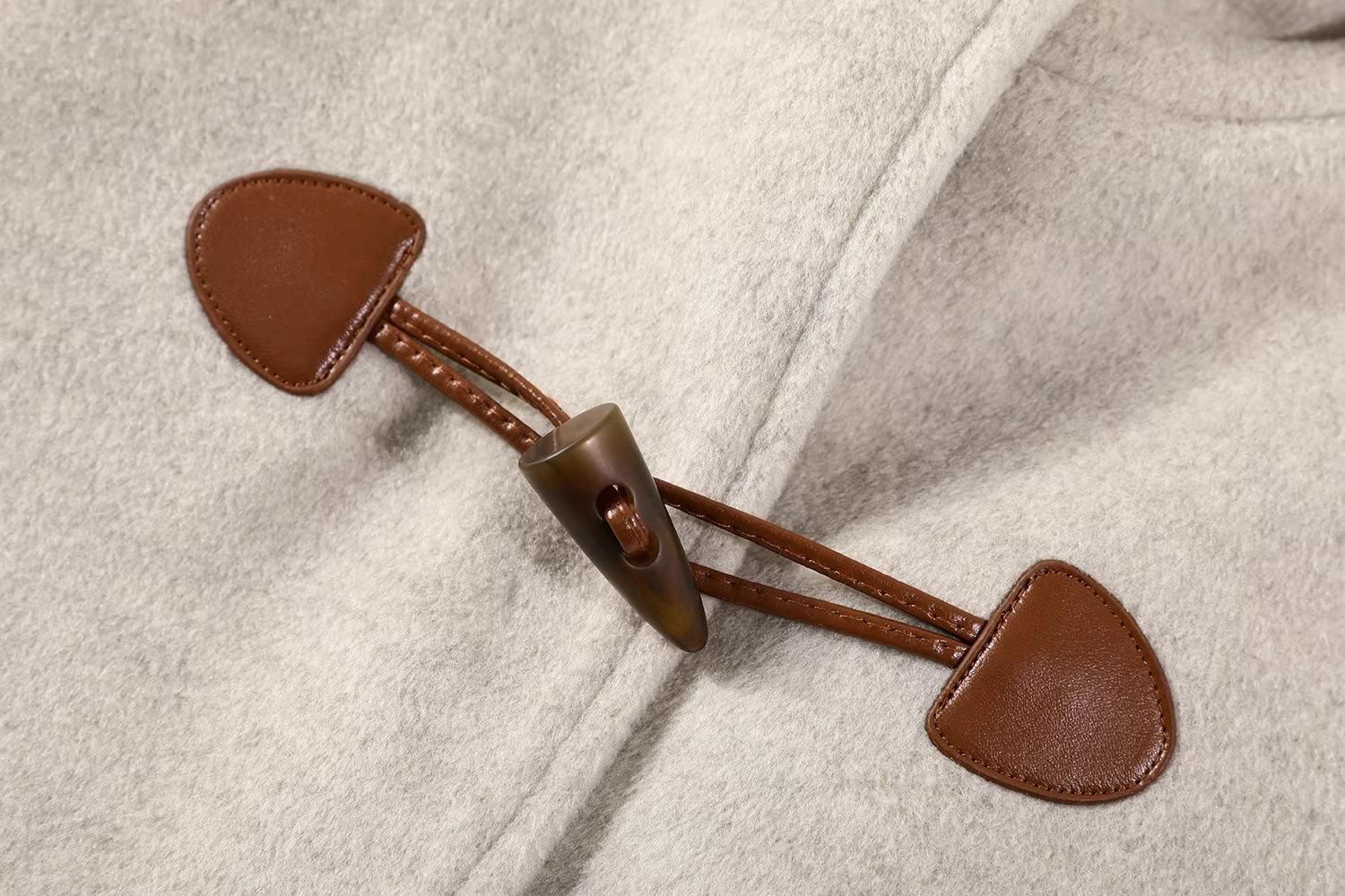 Áo khoác len dáng preppy nhỏ nhắn dành cho nữ, mẫu mới thu đông 2025, áo khoác len cao cấp có mũ