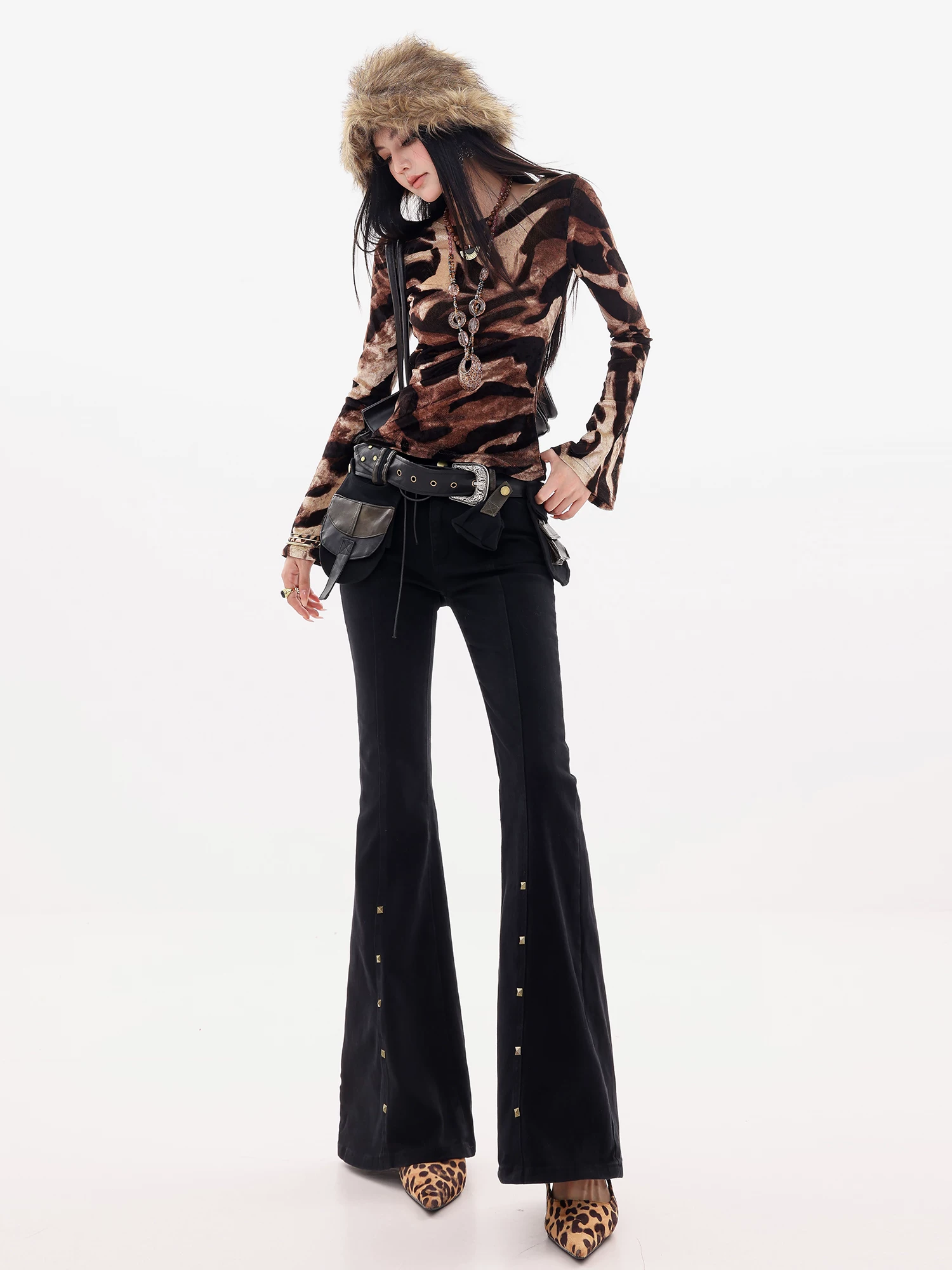 Quần Jean Xẻ Tà Đính Đinh Đen Nguyên Bản ABWLR Rebel Street - Dành Cho Nữ, Quần Bootcut Ôm Body Giúp Giảm Cân Mới Cho Mùa Thu Đông