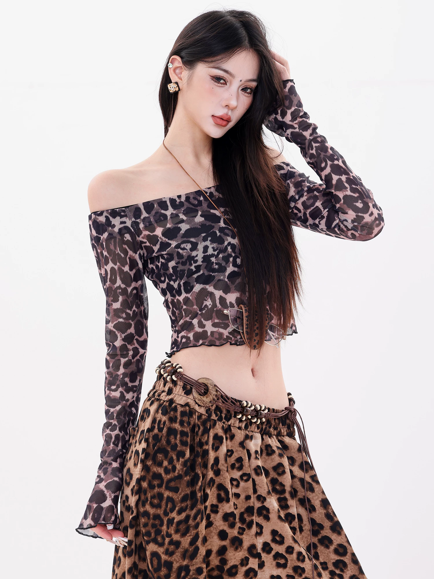 Áo thun dài tay in họa tiết da báo phong cách hot girl nguyên bản của ABWLR dành cho nữ, áo trễ vai dáng ôm vừa vặn mùa thu mới