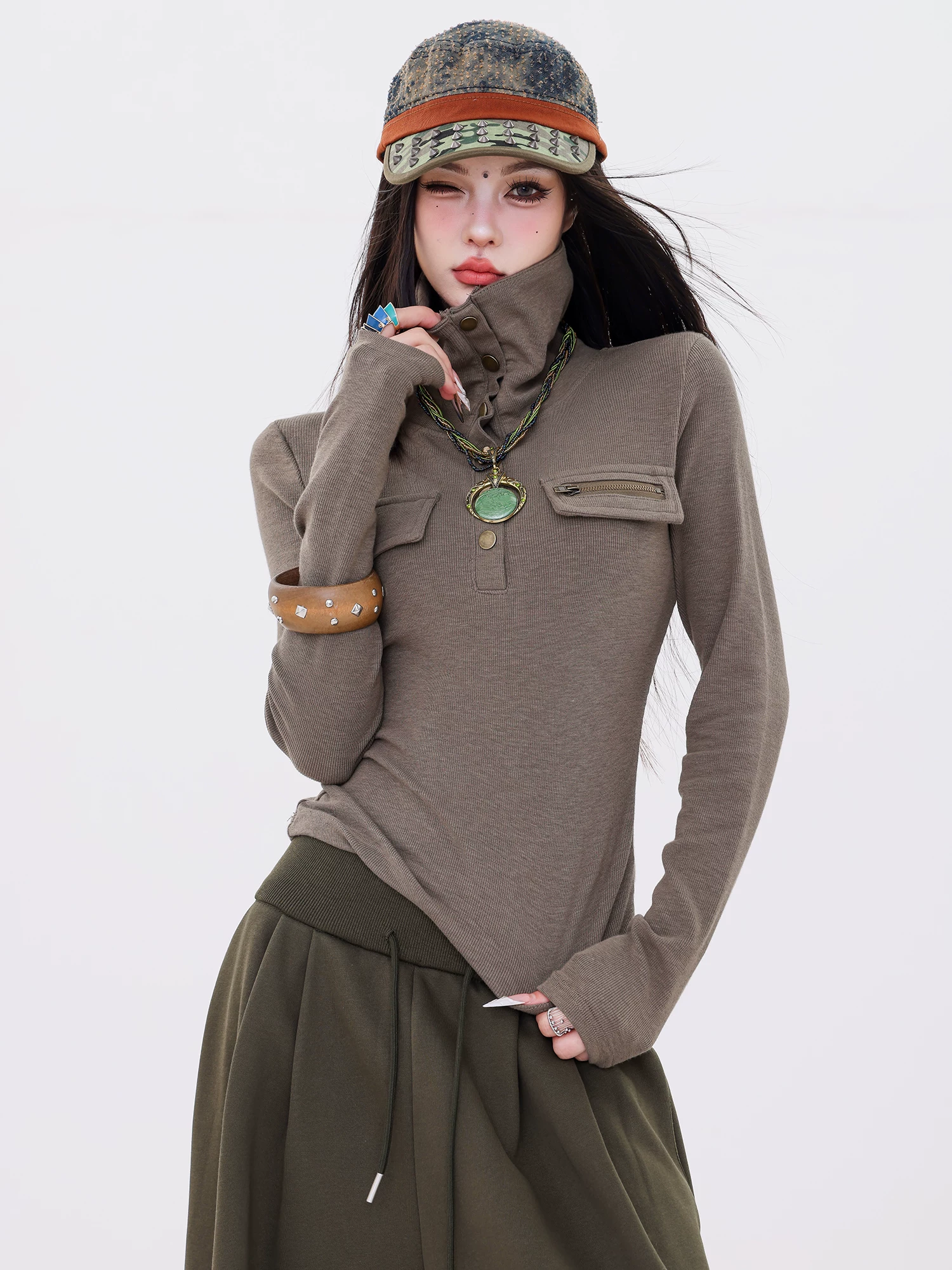ABWLR New Wild Style - Áo thun dài tay cổ cao kiểu Mỹ nguyên bản dành cho nữ, kiểu dáng ôm sát với thiết kế khóa kim loại.