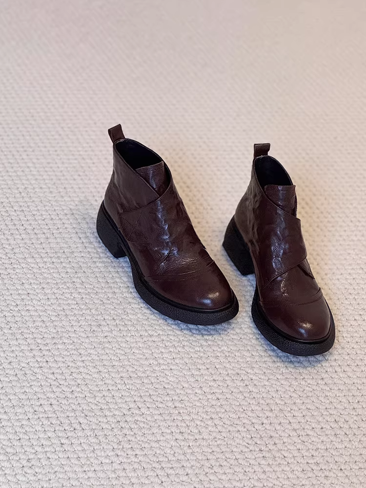 Phiên bản da bò~ Giày bốt Martin mới kiểu Anh, da đã qua xử lý, kiểu cổ điển, có khóa dán, đế dày, gót chunky, kiểu dáng đơn giản, cổ ngắn dành cho nữ