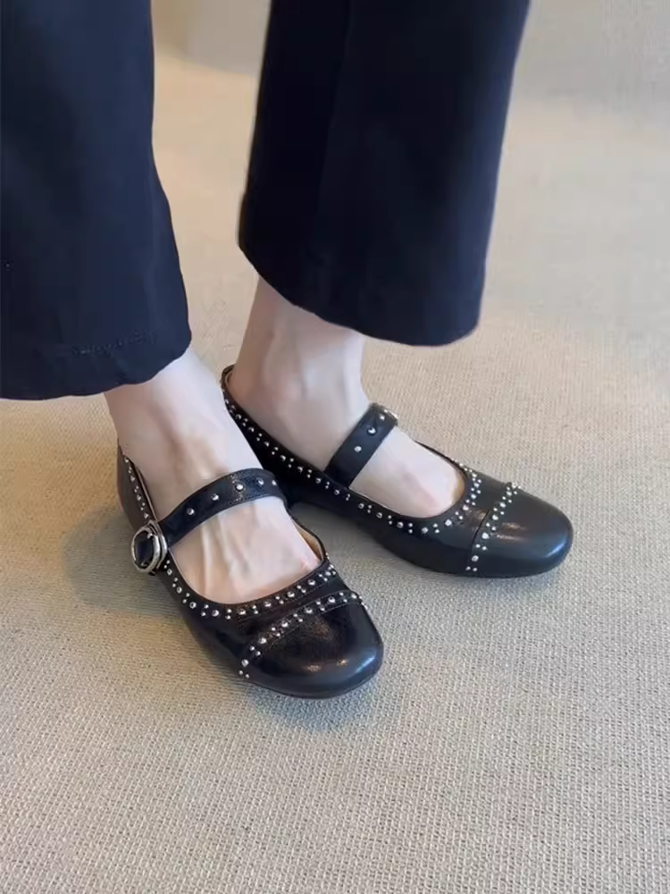 Phiên bản da cừu ~ Giày Mary Jane đế bằng đinh tán nông kiểu Pháp dành cho nữ, giày ba lê đế bằng một dây đeo đa năng