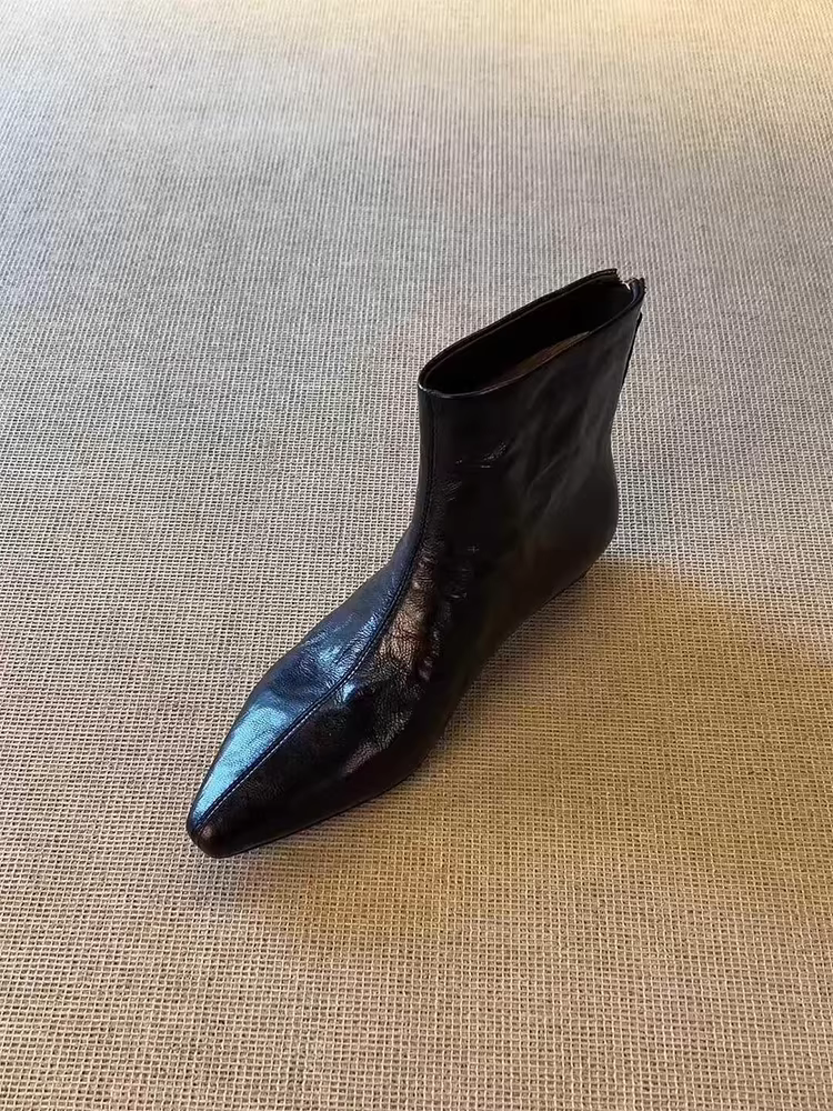 Phiên bản da bò ~ Giày bốt Martin cổ điển đơn giản mới dành cho nữ với khóa kéo phía sau, mũi nhọn đã qua xử lý, gót thấp, giày bốt ngắn màu đen đa năng