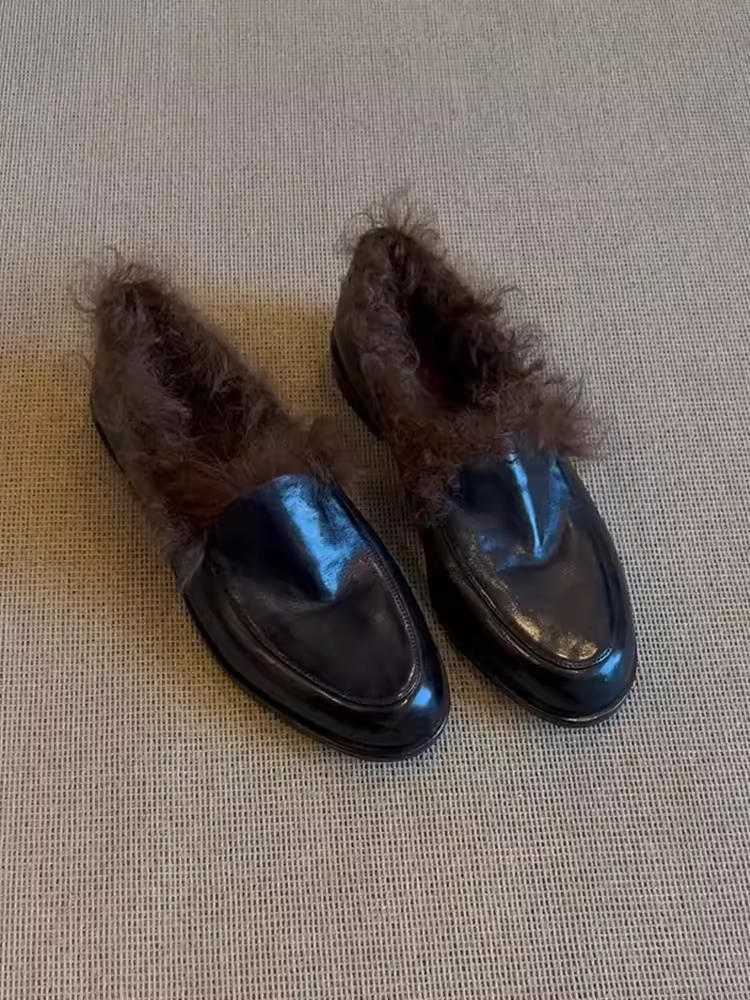 Phiên bản da cừu ~ Giày lười kiểu Anh Pháp đẹp trai và đơn giản dành cho nữ, giày đế thấp lót lông cừu đi làm mùa thu đông