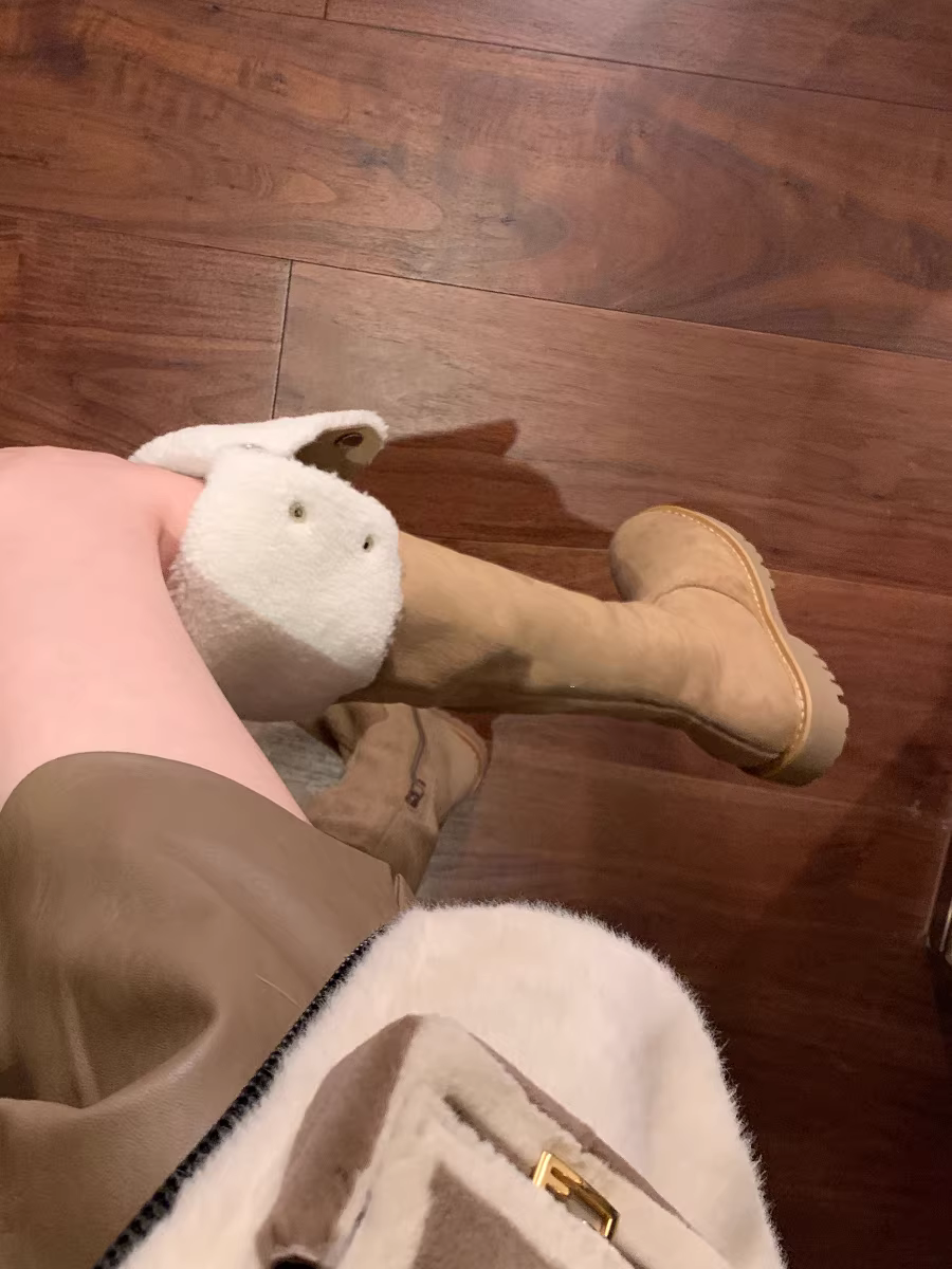 Phiên bản da bò ~ Giày bốt len cừu cao quá đầu gối, kiểu dáng thon gọn, mùa đông 2025, lót lông cừu giữ ấm, bốt cao cổ