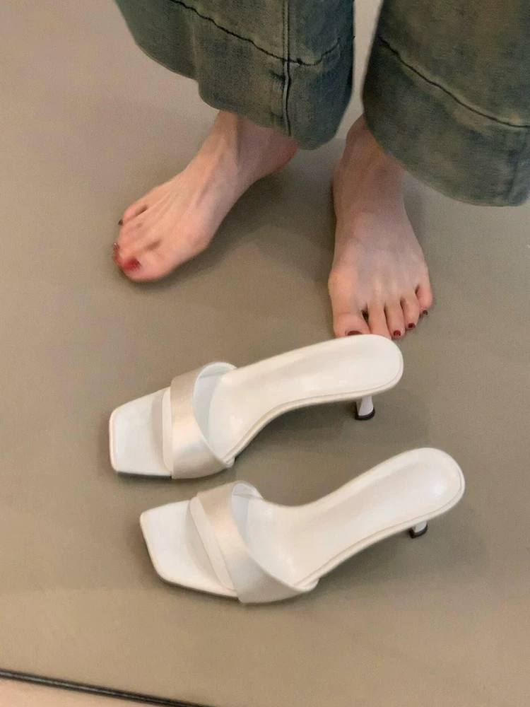 Phiên bản da cừu ~ Dép sandal ngoài trời kiểu dáng cổ điển mùa hè dành cho nữ, dép sandal cao gót mũi vuông tối giản, hở mũi