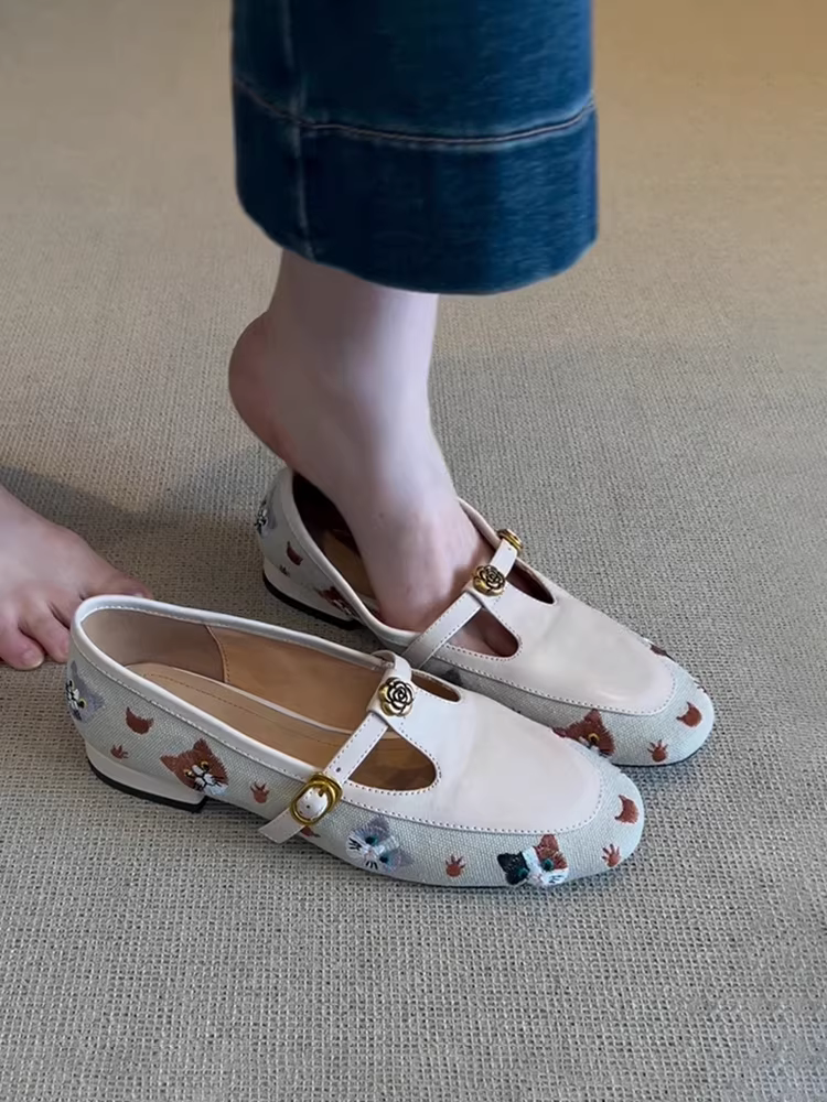 Phiên bản da cừu ~ Giày lười Mary Jane bằng da thật dành cho nữ, gót thấp, quai đơn, giày bệt thêu hoa trà
