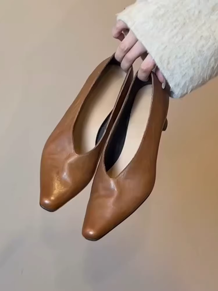 Phiên bản da cừu ~ Giày đơn nữ có gót dày miệng nông theo phong cách giữa thế kỷ, khí chất cổ điển, giày cao gót chữ V đi làm, giày da nhỏ thời trang độc đáo.
