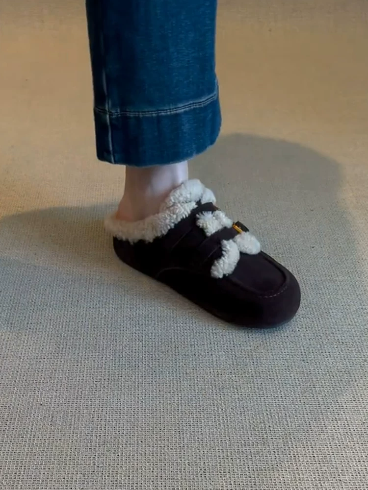 Phiên bản da bò ~ Giày kiểu Birkenstock ấm áp, mềm mại, kiểu lười đi dành cho nữ với quai khóa đôi, đế dày, kiểu lười đi kín mũi dành cho mùa đông.