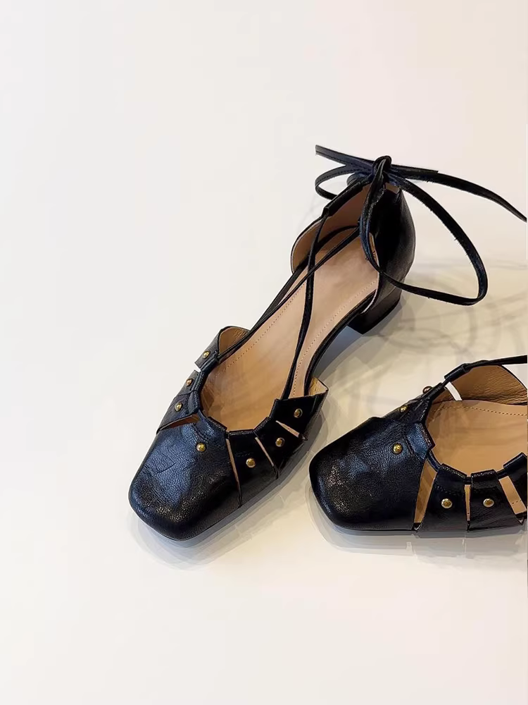 Phiên bản da cừu ~ Giày mũi kín thiết kế rỗng kiểu Pháp dành cho nữ với dép rỗng buộc dây chéo độc đáo