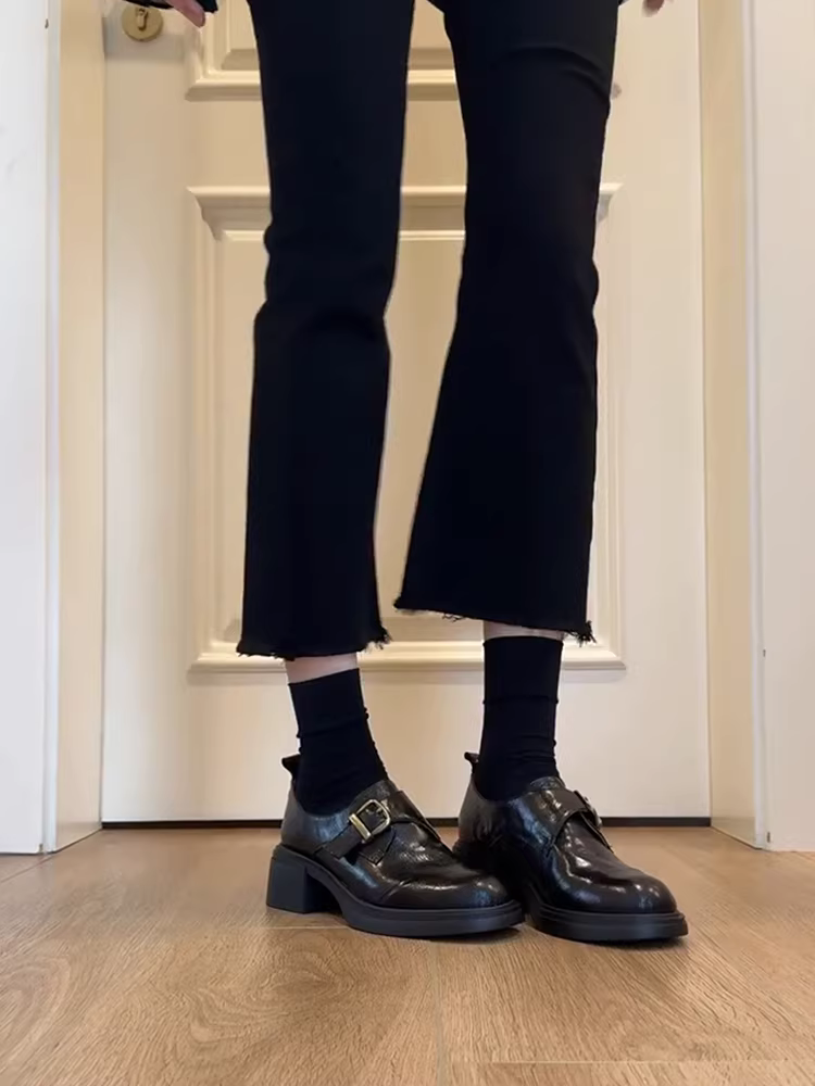 Phiên bản da cừu ~ giày lười có khóa thắt lưng cổ điển dành cho nữ, phong cách đi làm đơn giản, giày da nhỏ kiểu Anh có gót nhọn kiểu Anh
