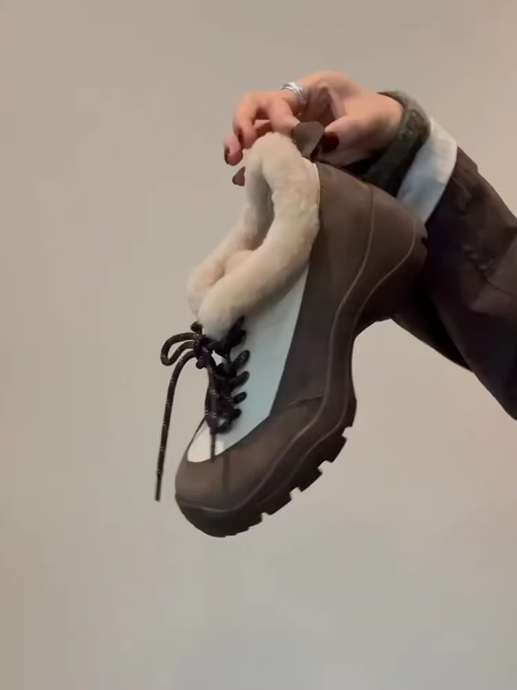 Phiên bản da cừu ~ Giày bốt đi tuyết tích hợp len cừu dành cho nữ, giày cotton dày đế dày tăng chiều cao mùa đông, giày cotton ấm áp để mặc ngoài trời, giày tập luyện của Đức.