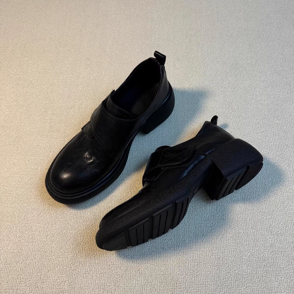 Phiên bản da cừu ~ Giày đế dày kiểu retro có khóa dán Giày đế bằng da thật mũi tròn đa năng kiểu Anh Giày da nhỏ dành cho nữ