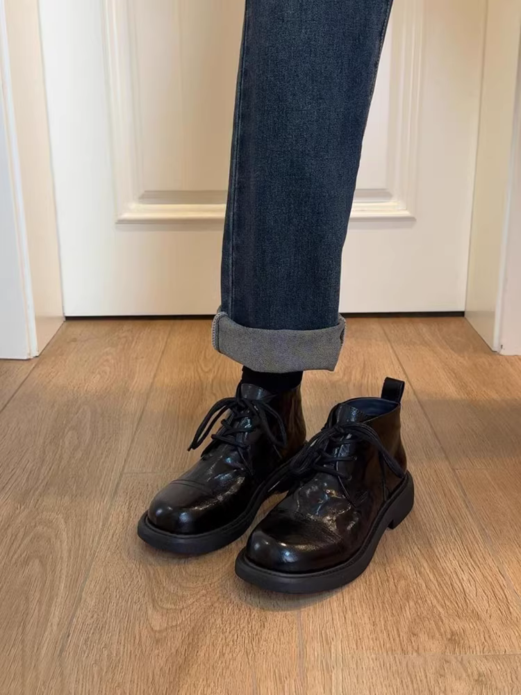 Phiên bản da bò ~ Giày bốt Martin đế thấp bằng da đã qua xử lý kiểu cổ điển dành cho nữ, giày bốt cổ ngắn buộc dây màu đen đa năng, giày bốt ngắn đơn giản