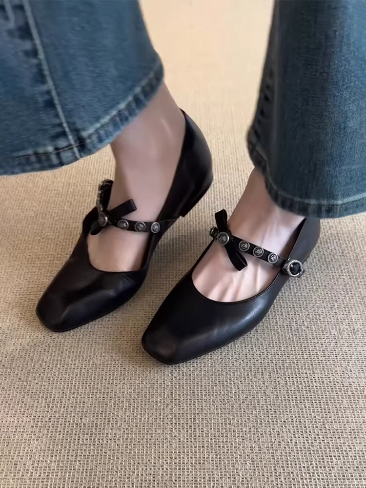 Phiên bản da cừu ~ Giày Mary Jane đế vuông kiểu cổ điển có dây đeo kim loại tăng chiều cao dành cho nữ