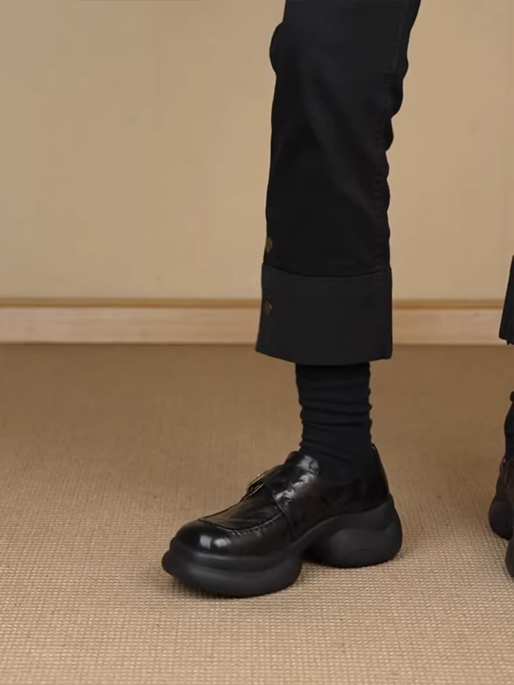 Phiên bản da cừu ~ Giày da đen đế dày kiểu Anh có khóa đơn, giày bệt da thật cắt sâu, giày đế bệt đa năng.