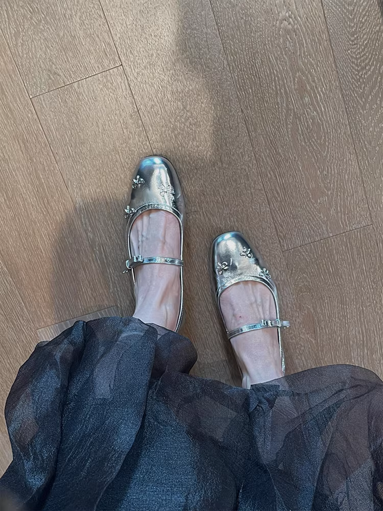 Phiên bản da cừu ~ Giày bệt màu bạc dành cho nữ, giày Mary Jane nông kiểu Pháp có quai đơn, nơ, giày da nhỏ đa năng.