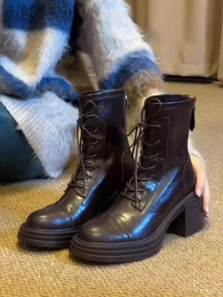 Phiên bản da bò ~ Giày bốt Martin cao gót đế dày dành cho nữ, bốt da thật đa năng, kiểu dáng ôm sát, bốt ngắn tăng chiều cao kiểu retro có khóa kéo phía sau