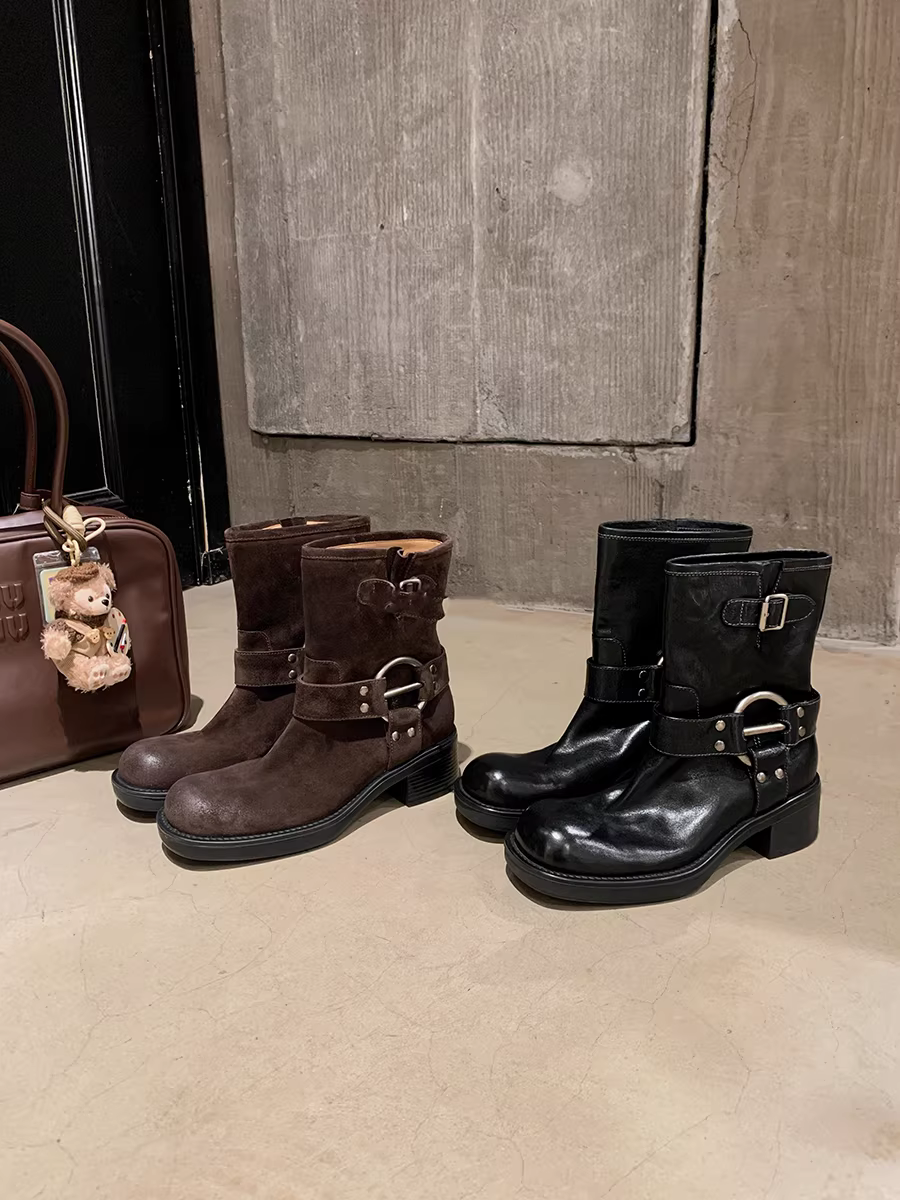Phiên bản da bò~ Giày bốt đi xe máy cổ điển kiểu Anh có mũi vuông có khóa kim loại, giày bốt kiểu phương Tây mũi tròn đa năng, giày bốt ngắn gót dày giúp thon gọn dành cho nữ