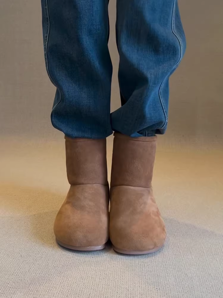 Phiên bản da bò ~ Giày bốt đi tuyết cổ điển bằng da thật mũi rộng dễ thương và độc đáo dành cho nữ, kiểu lười, đế bằng, lót lông cừu và bông dày.