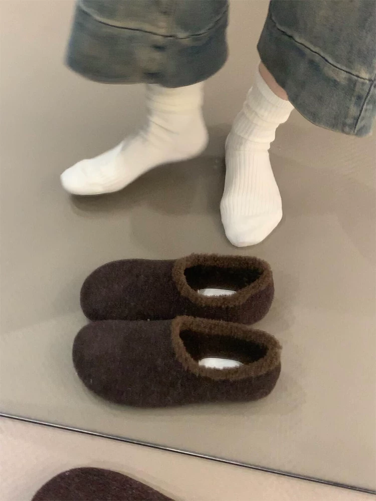 Phiên bản da cừu ~ được lót hoàn toàn bằng lông cừu để giữ ấm, giày kiểu Birkenstock mùa đông mới dành cho nữ, kiểu dáng cổ điển, giày cotton đơn giản và đa năng.