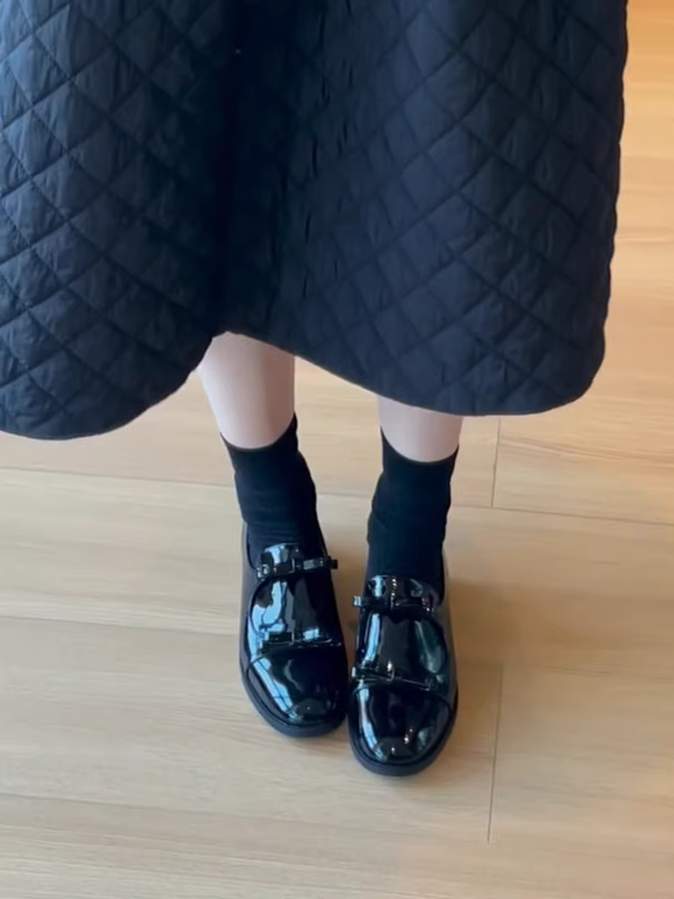 Phiên bản da cừu ~ Giày da đế bằng kiểu Pháp dành cho nữ, màu đen bóng, giày lười cao cấp, giày lười thông thường.