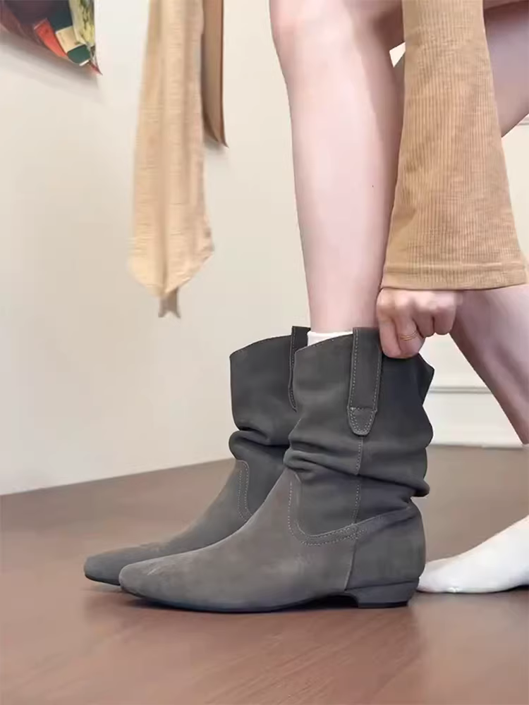 Phiên bản da bò ~ Giày bốt xếp ly màu xám cao cấp dành cho nữ, mũi nhọn kiểu retro bằng da lộn, phong cách thanh lịch và phóng khoáng kiểu miền Tây