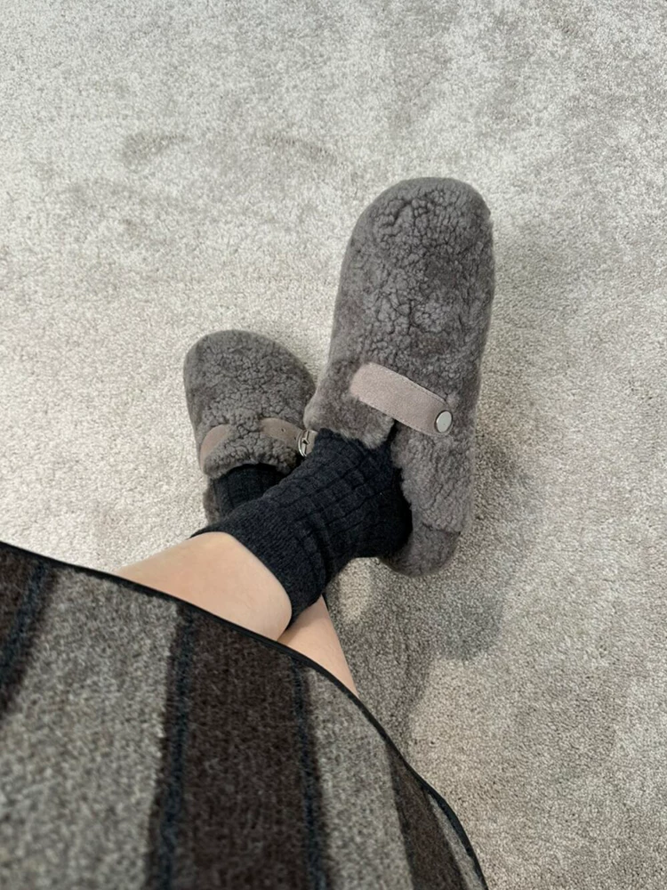 Phiên bản da cừu ~ Giày Birkenstock lông thú cổ điển dành cho nữ, kiểu dáng đa năng, dễ mang, kiểu nửa mules, mũi kín, được lót thêm lông cừu giữ ấm mùa đông.