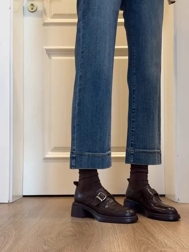 Phiên bản da cừu ~ giày lười có khóa thắt lưng cổ điển dành cho nữ, phong cách đi làm đơn giản, giày da nhỏ kiểu Anh có gót nhọn kiểu Anh