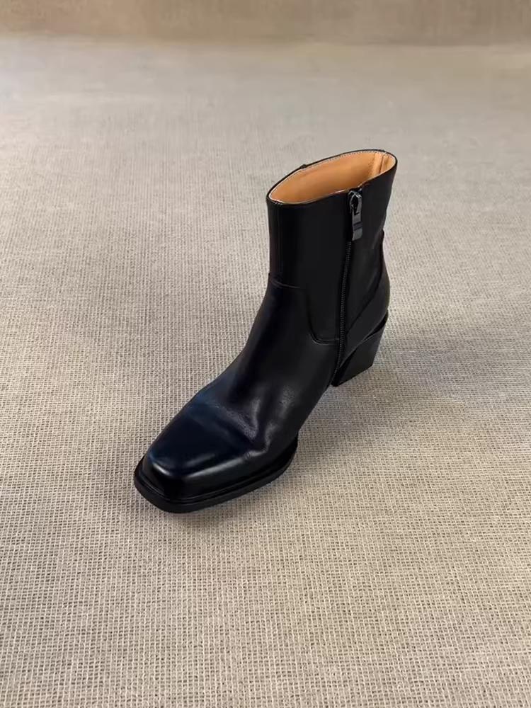 Phiên bản da bò ~ Giày Chelsea cổ điển, phong cách và sành điệu dành cho nữ với mũi vuông, khóa kéo bên hông, da thật, phong cách Anh đơn giản, giày bốt ngắn đa năng