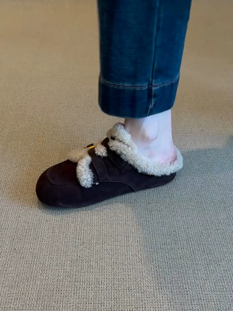 Phiên bản da bò ~ Giày kiểu Birkenstock ấm áp, mềm mại, kiểu lười đi dành cho nữ với quai khóa đôi, đế dày, kiểu lười đi kín mũi dành cho mùa đông.
