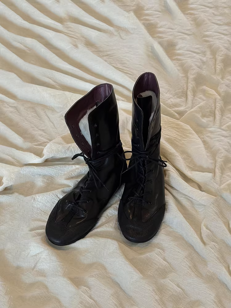 Phiên bản da bò ~ Giày bốt Martin cổ điển sành điệu dành cho nữ, giày bốt cổ điển buộc dây kiểu dáng đơn giản, thiết kế độc đáo, kiểu dáng bốt cổ ngắn đi xe máy