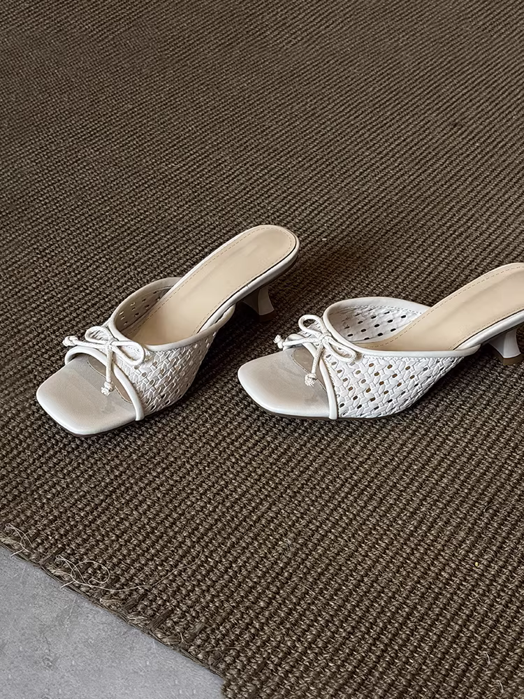 Phiên bản da cừu ~ Dép dệt kiểu nghỉ dưỡng dành cho nữ, dép quai ngang đa năng có nơ, mũi vuông, gót cao dành cho mùa hè