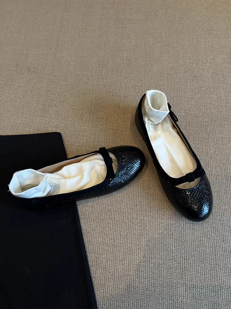 Phiên bản da cừu ~ Giày đế bằng có dây buộc nơ mới dành cho nữ, giày ba lê thanh lịch kiểu Pháp mũi tròn khoét lỗ