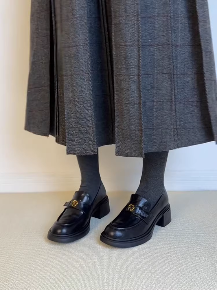 Phiên bản da cừu ~ Giày lười đế dày đi làm đế dày kiểu hoa trà dành cho nữ, giày da kiểu Anh cổ điển kiểu slip-on